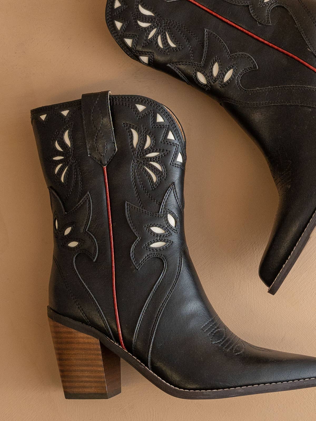 Oasis Society The Sorrel | Black Paneled Western Bootie